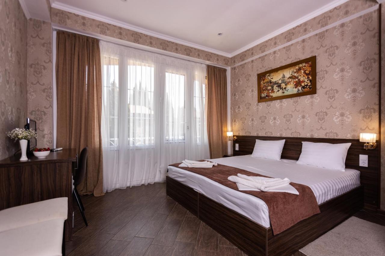 Hotel Nikopoli On Vodopadnaya 21А New Athos Dış mekan fotoğraf