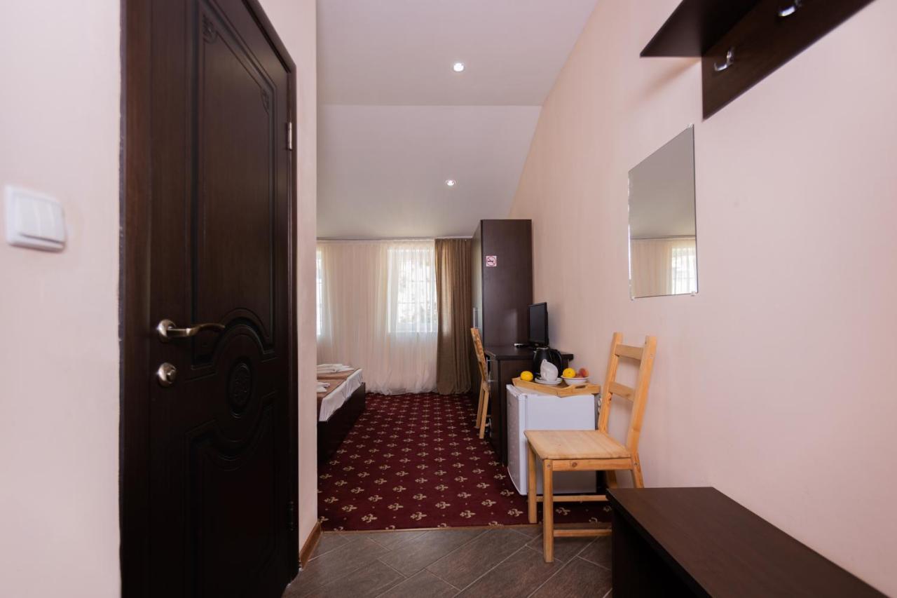 Hotel Nikopoli On Vodopadnaya 21А New Athos Dış mekan fotoğraf