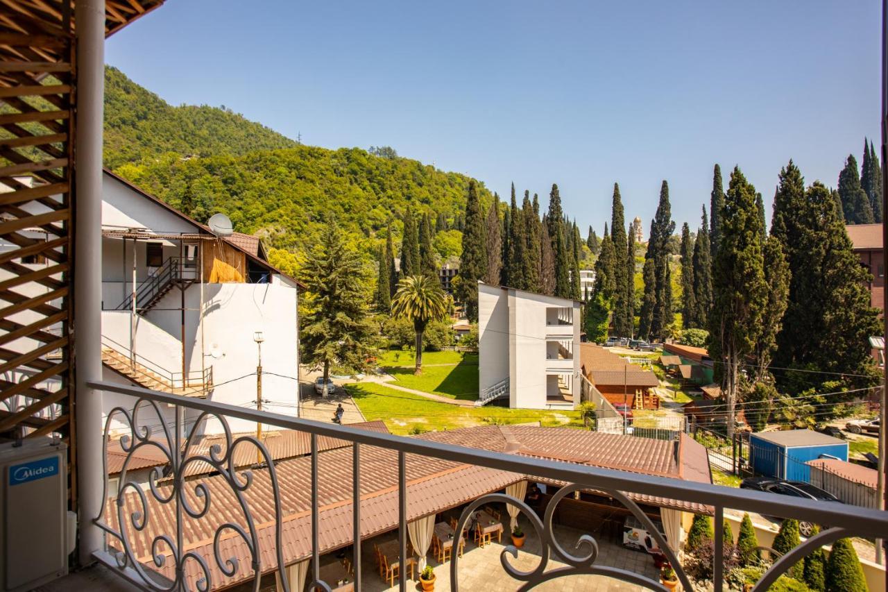 Hotel Nikopoli On Vodopadnaya 21А New Athos Dış mekan fotoğraf