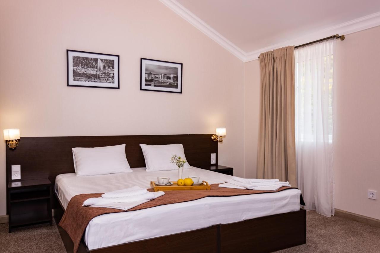 Hotel Nikopoli On Vodopadnaya 21А New Athos Dış mekan fotoğraf