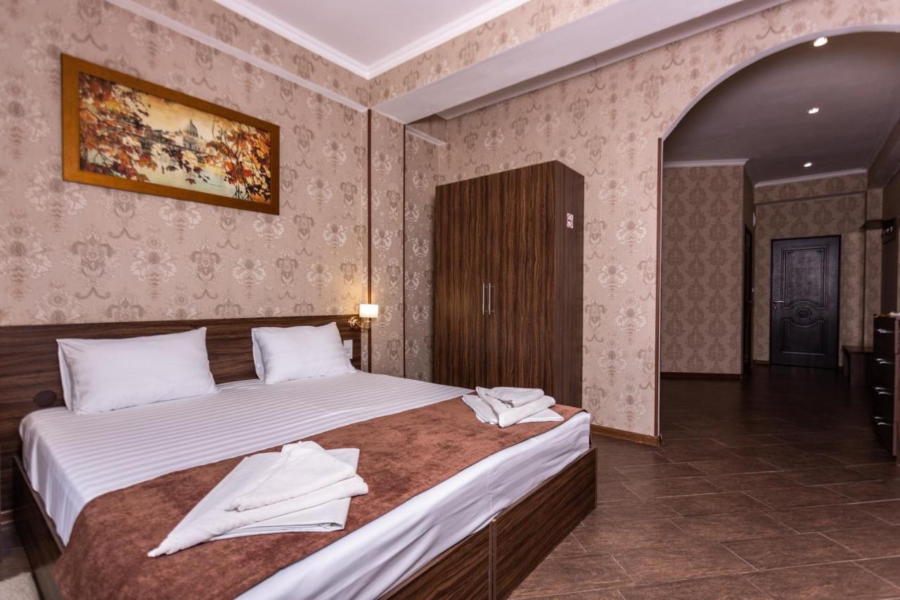 Hotel Nikopoli On Vodopadnaya 21А New Athos Dış mekan fotoğraf