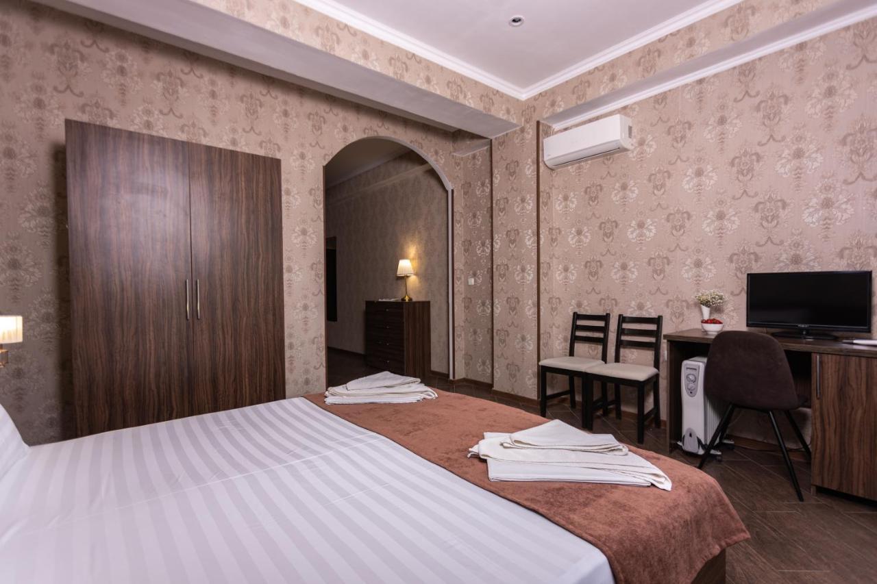 Hotel Nikopoli On Vodopadnaya 21А New Athos Dış mekan fotoğraf