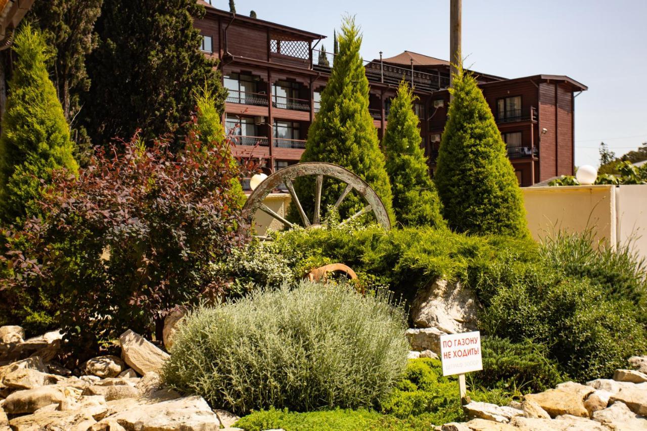 Hotel Nikopoli On Vodopadnaya 21А New Athos Dış mekan fotoğraf